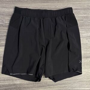 lululemon athletica Men's Black Athletic Training Short linerless 5 inch